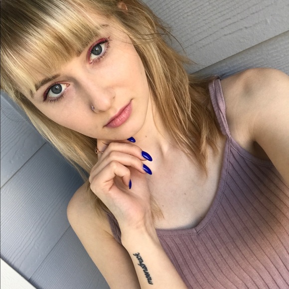 Meet your Posher - Picture 4 of 7